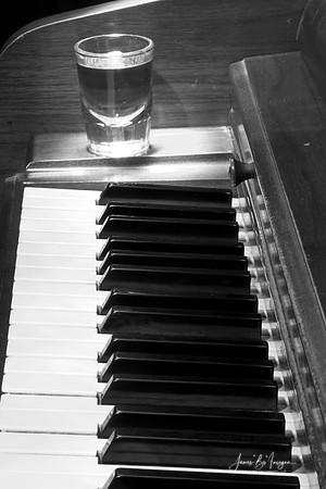 piano-whiskey-row-bw