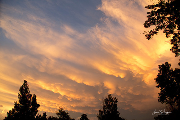 Summertime_Mammatus_Sunset_Storm_Passing