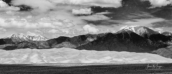 sand-dunes-panorama-2BW